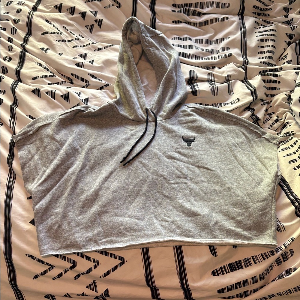 Under Armour Heather Gray Cropped Hoodie with no sleeves with Black Accents